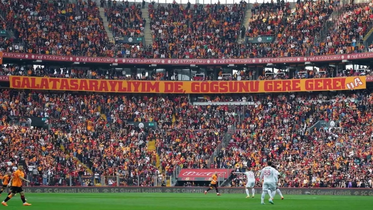 Galatasaray transferde frene basmadı: Kanat hattına yıldız takviye