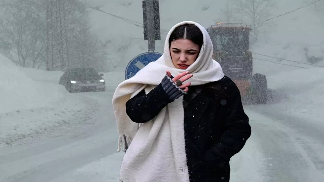 İstanbul’da hayatı durduran kar yağışı ne kadar sürecek? Uzmandan net yanıt